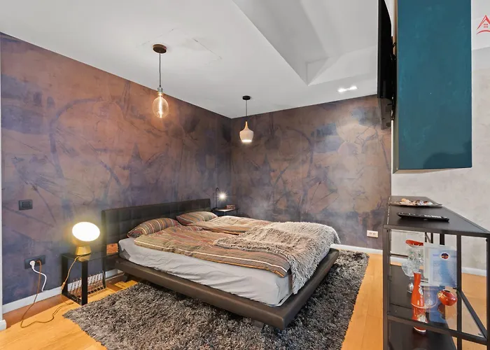 Vernescu In The Heart Of The With Free Parking Apartment