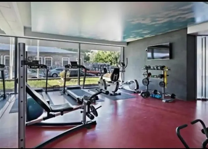 Vernescu In The Heart Of The With Free Parking Апартаменти